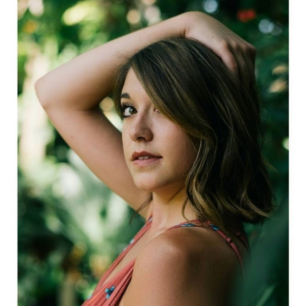 Meet your Posher, Hilary